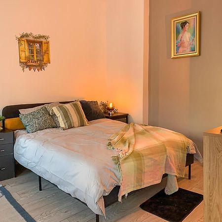 Central Tiny Houses Bukarest Exterior foto