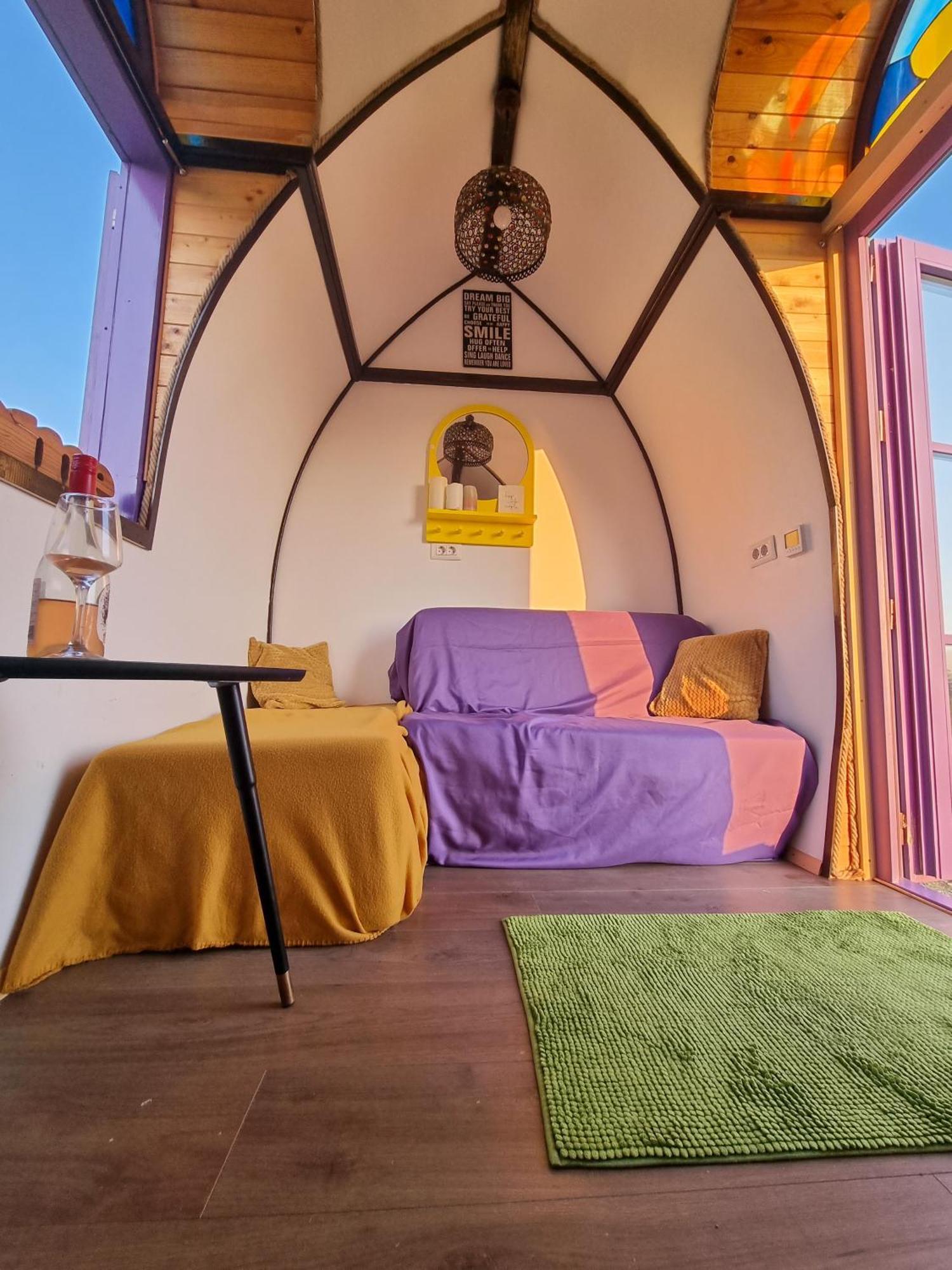 Central Tiny Houses Bukarest Exterior foto
