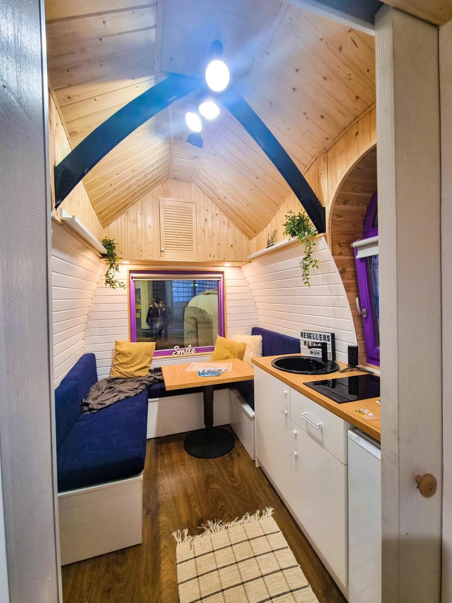 Central Tiny Houses Bukarest Exterior foto