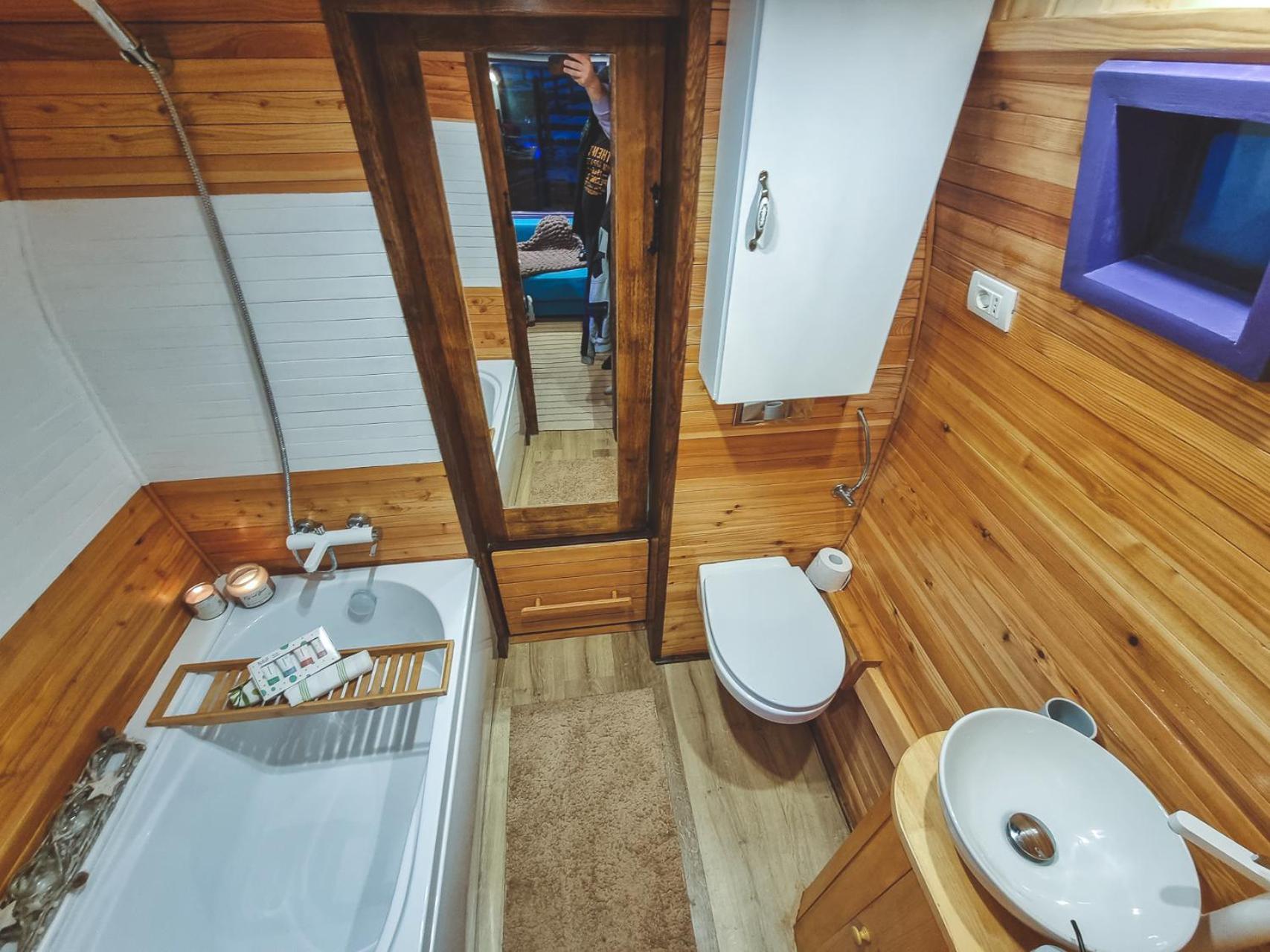 Central Tiny Houses Bukarest Exterior foto
